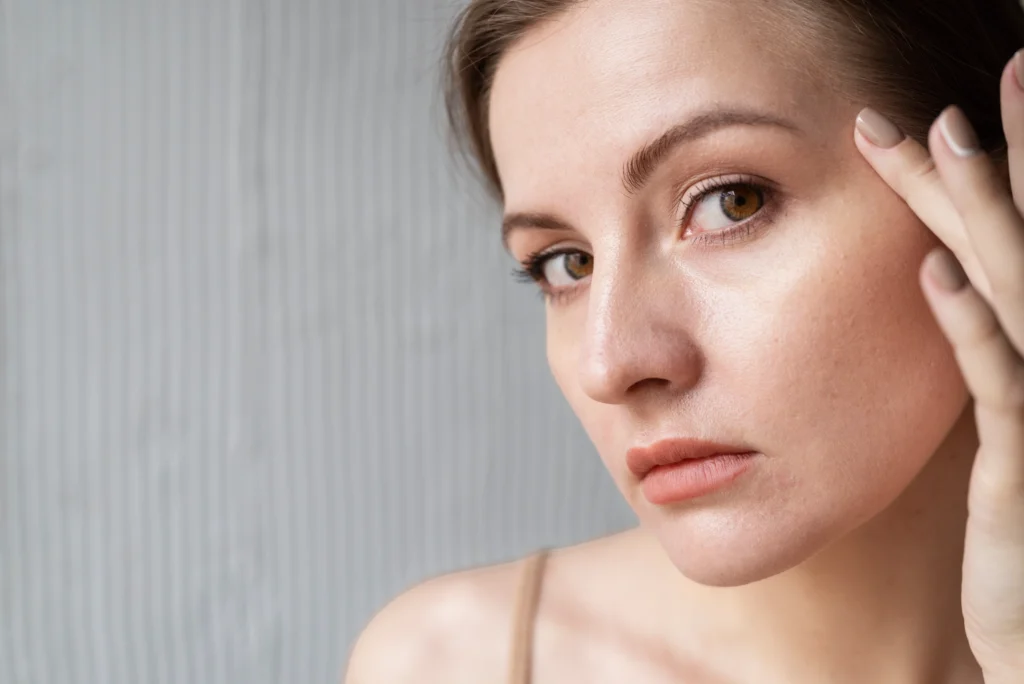 How to Tell If Skin is Oily Or Dry: Expert Guide