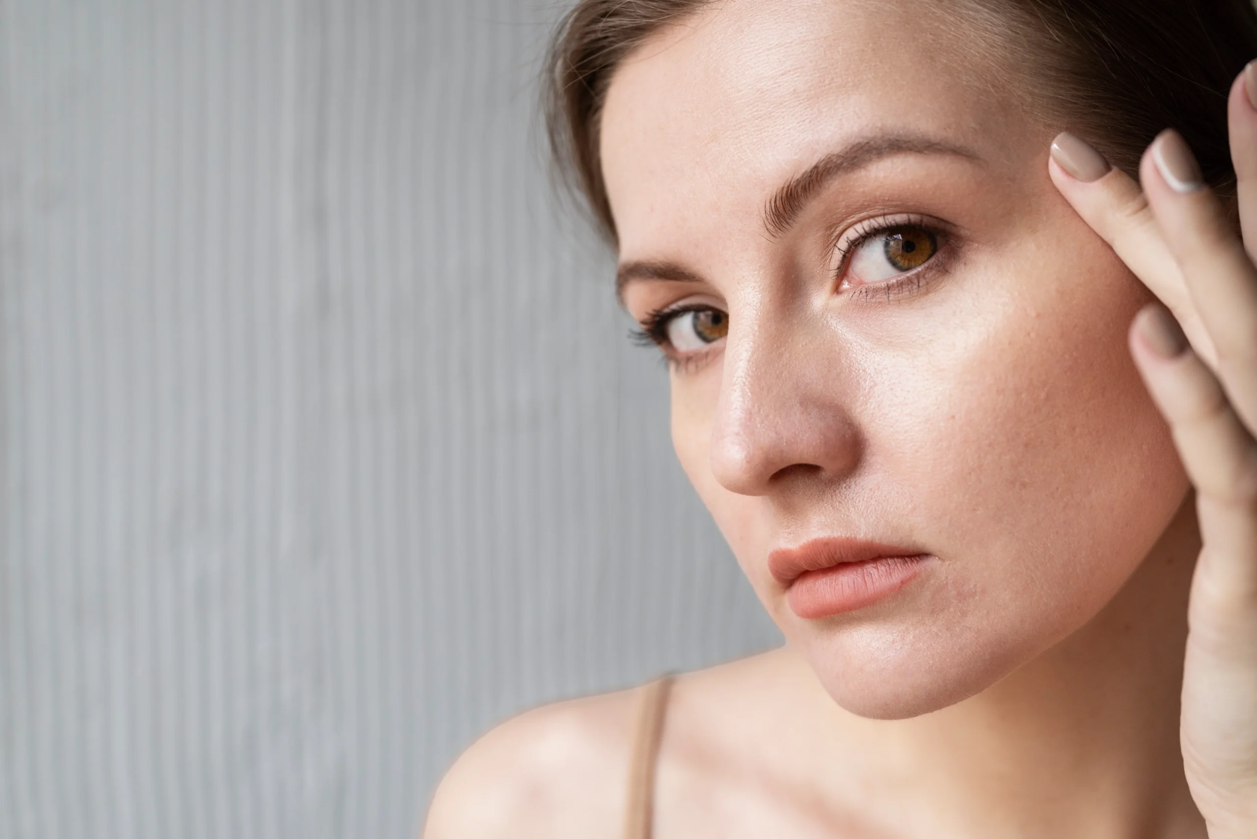 How to Tell If Skin is Oily Or Dry: Expert Guide